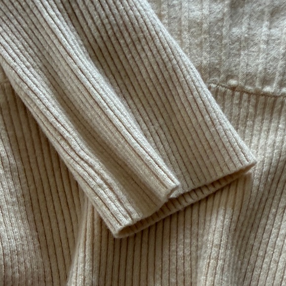 Inmod Cream Ribbed Sweater size Small - Picture 4 of 10